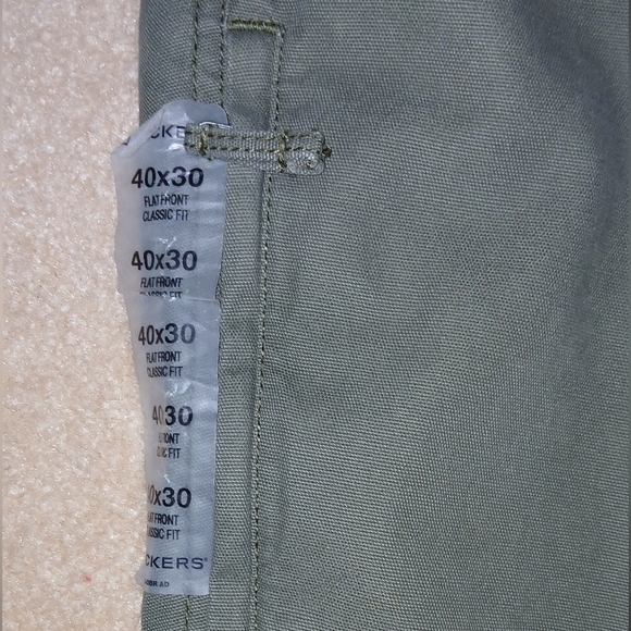 Dockers Men's Classic Fit Comfort Cargo Pants 40x30. NWT - Picture 4 of 6